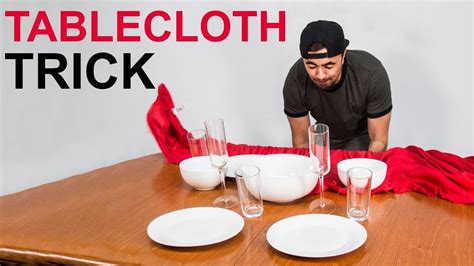 The Spectacle of Close Up Magic: The Visual Impact of the Tailored Tablecloth Trick